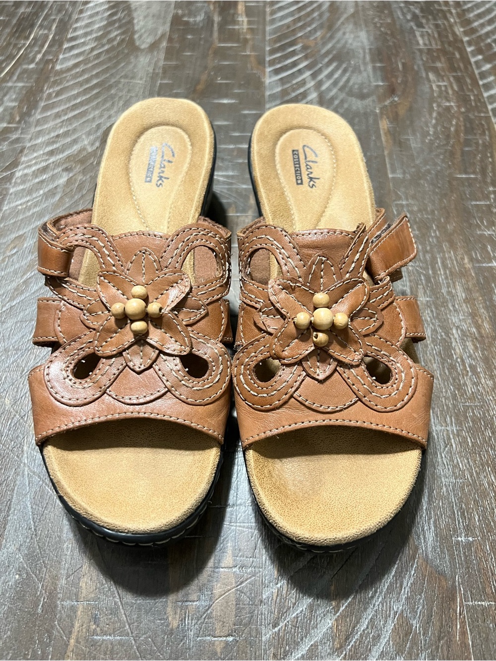 Clarks Women's Tan Leather Floral Bead Slide Sandals